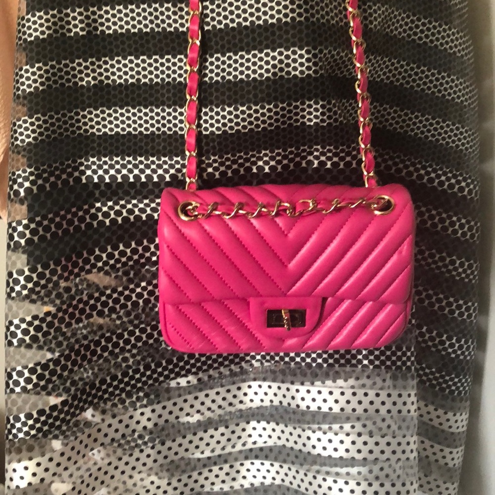 Pink chevron small quilted chain strap bag